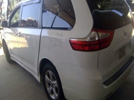 2018 TOYOTA SIENNA LE, WHITE, 3.5L, AT, FWD,  Z25125